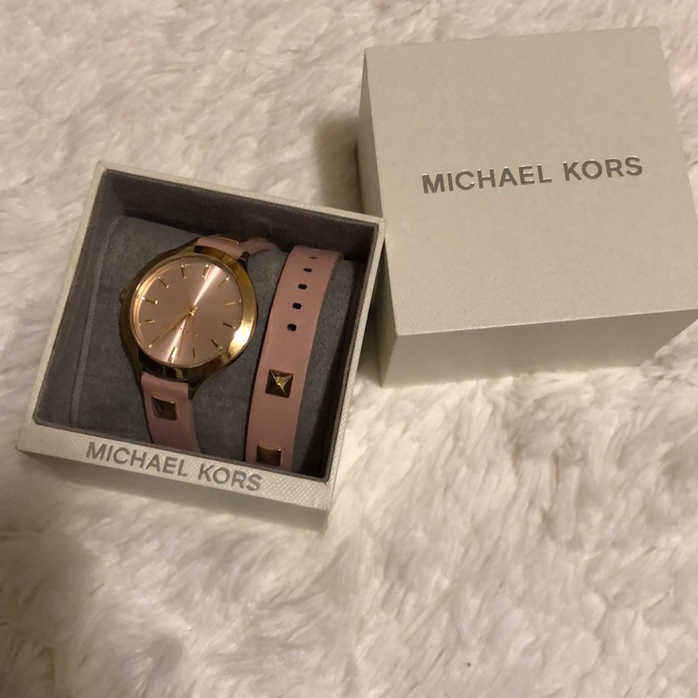 ⌚️ it’s more like rose color